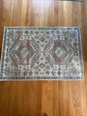 Vintage-Inspired Area Rug with Dusty Rose Medallions